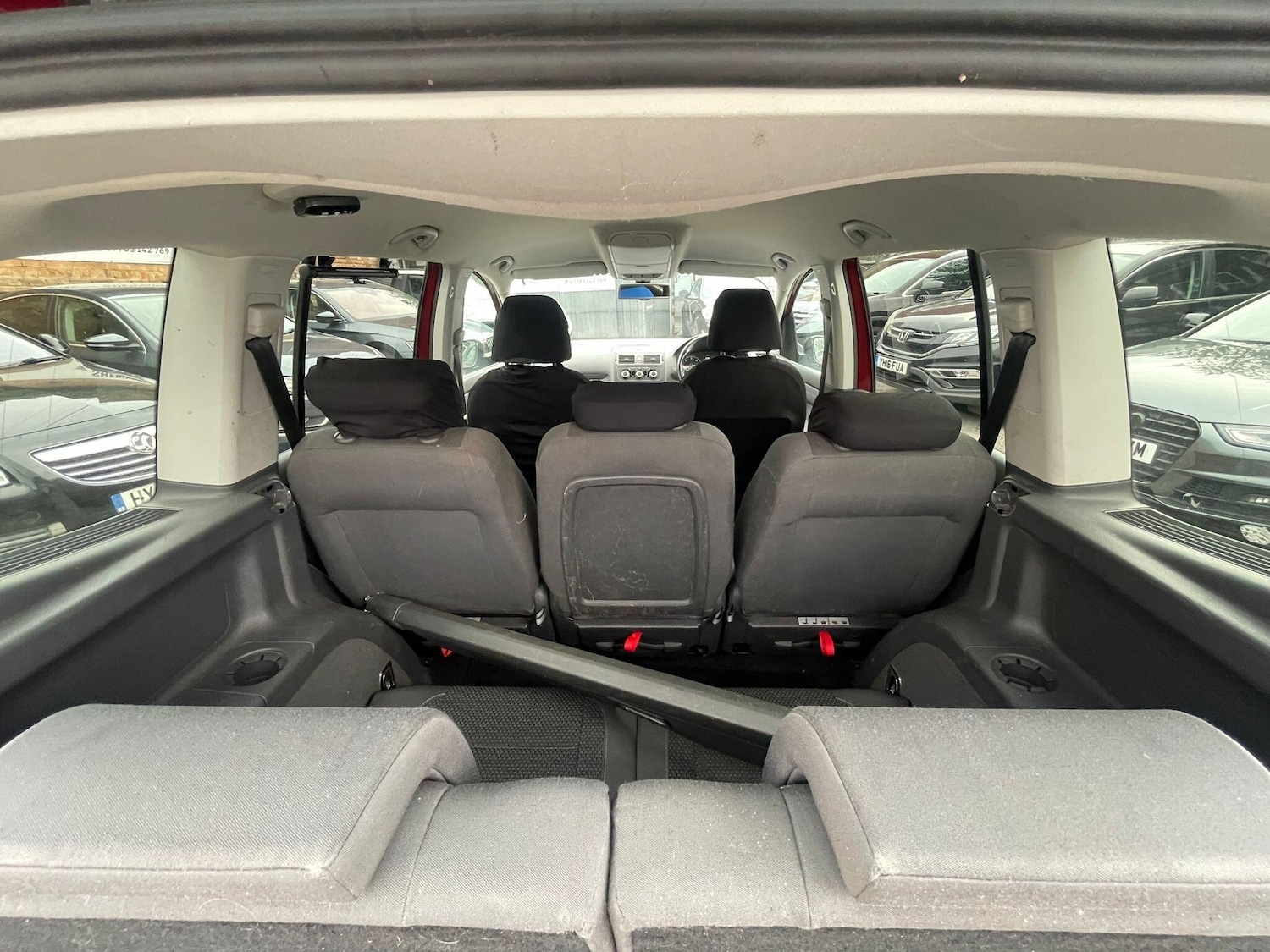 Used Volkswagen Touran 2011 for sale - 76702220: Photo 18