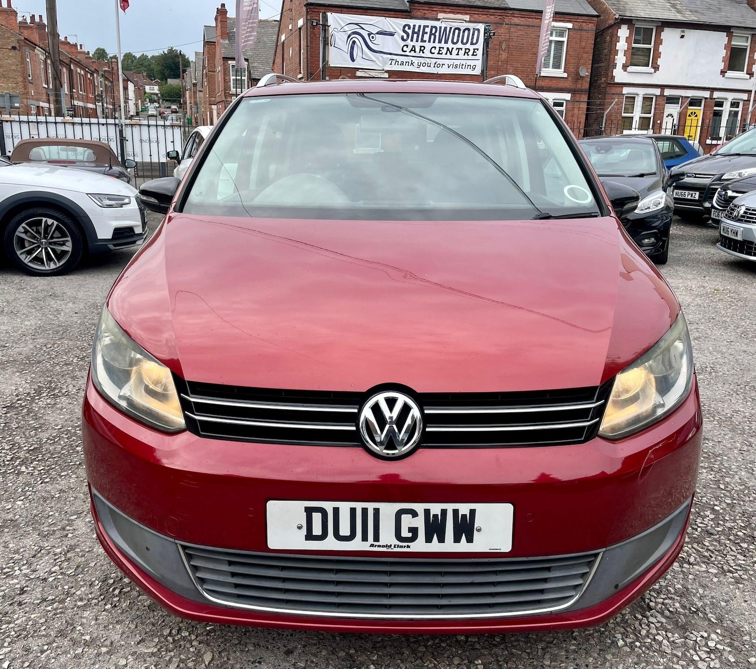 Used Volkswagen Touran 2011 for sale - 76702220: Photo 2