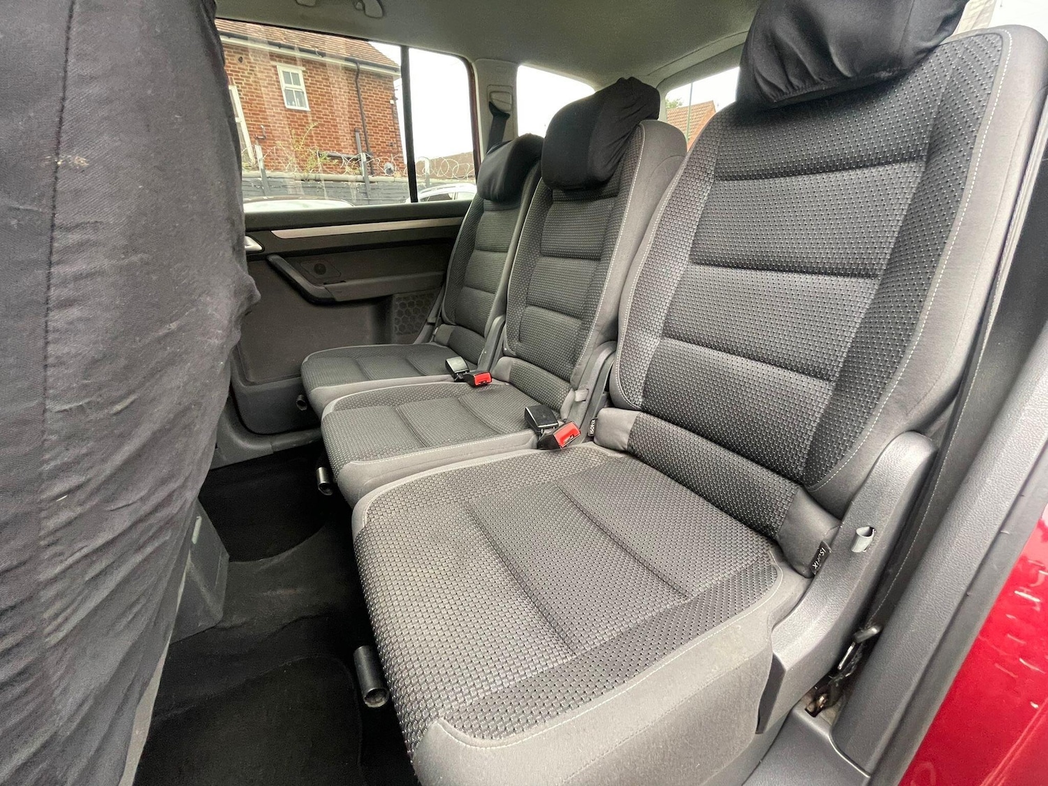 Used Volkswagen Touran 2011 for sale - 76702220: Photo 21