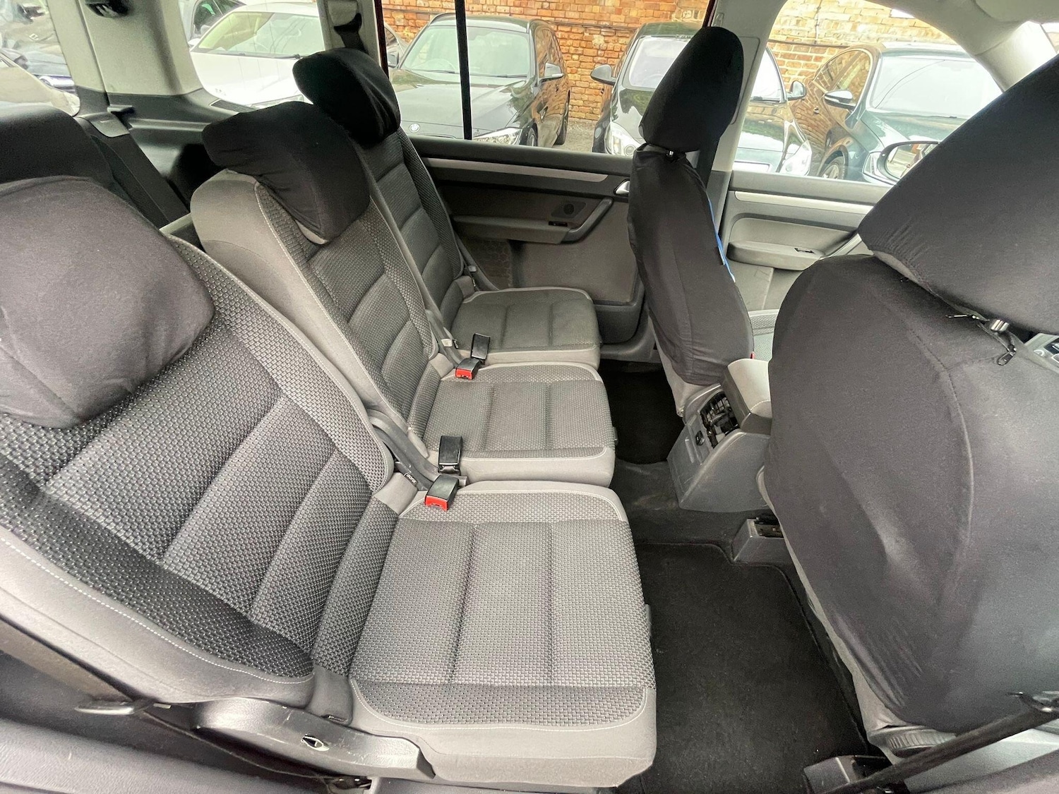 Used Volkswagen Touran 2011 for sale - 76702220: Photo 26