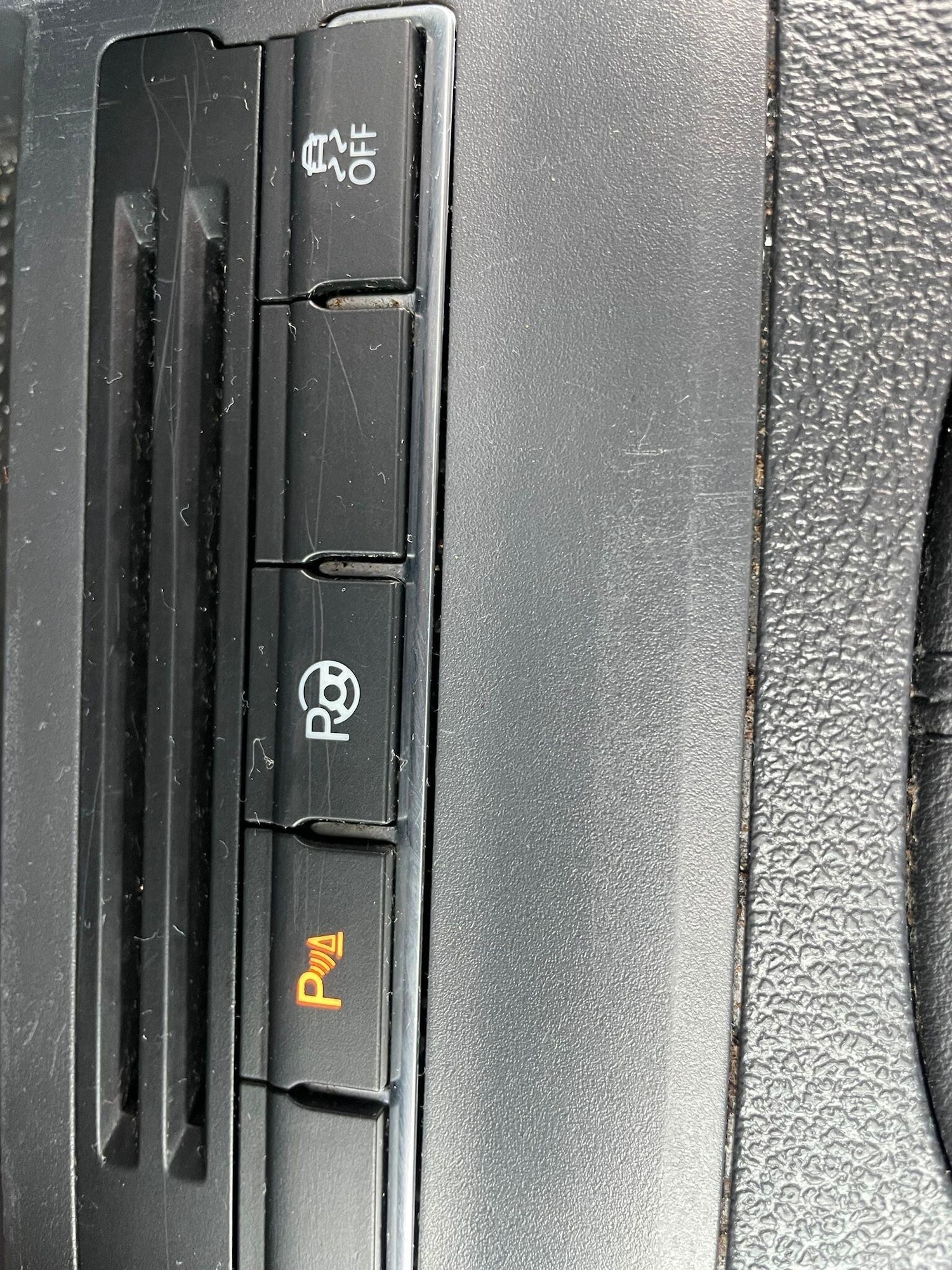 Used Volkswagen Touran 2011 for sale - 76702220: Photo 27