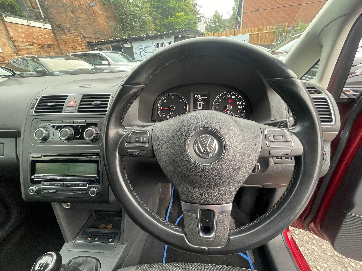 Used Volkswagen Touran 2011 for sale - 76702220: Photo 32