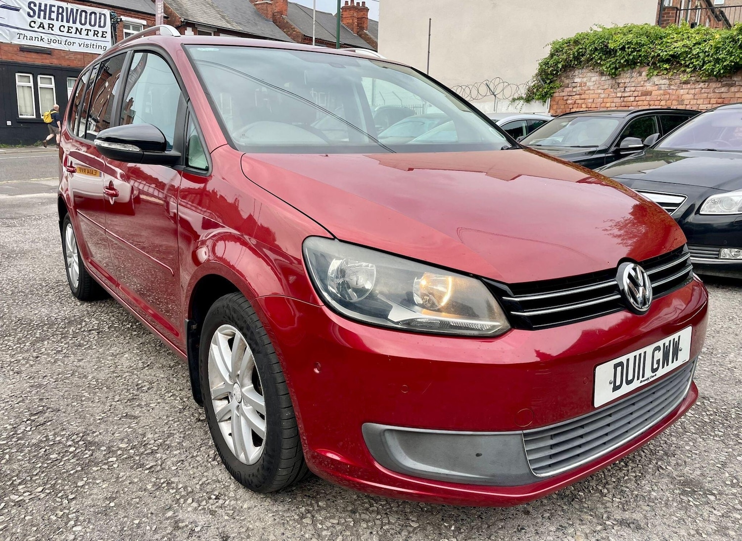 Used Volkswagen Touran 2011 for sale - 76702220: Photo 5