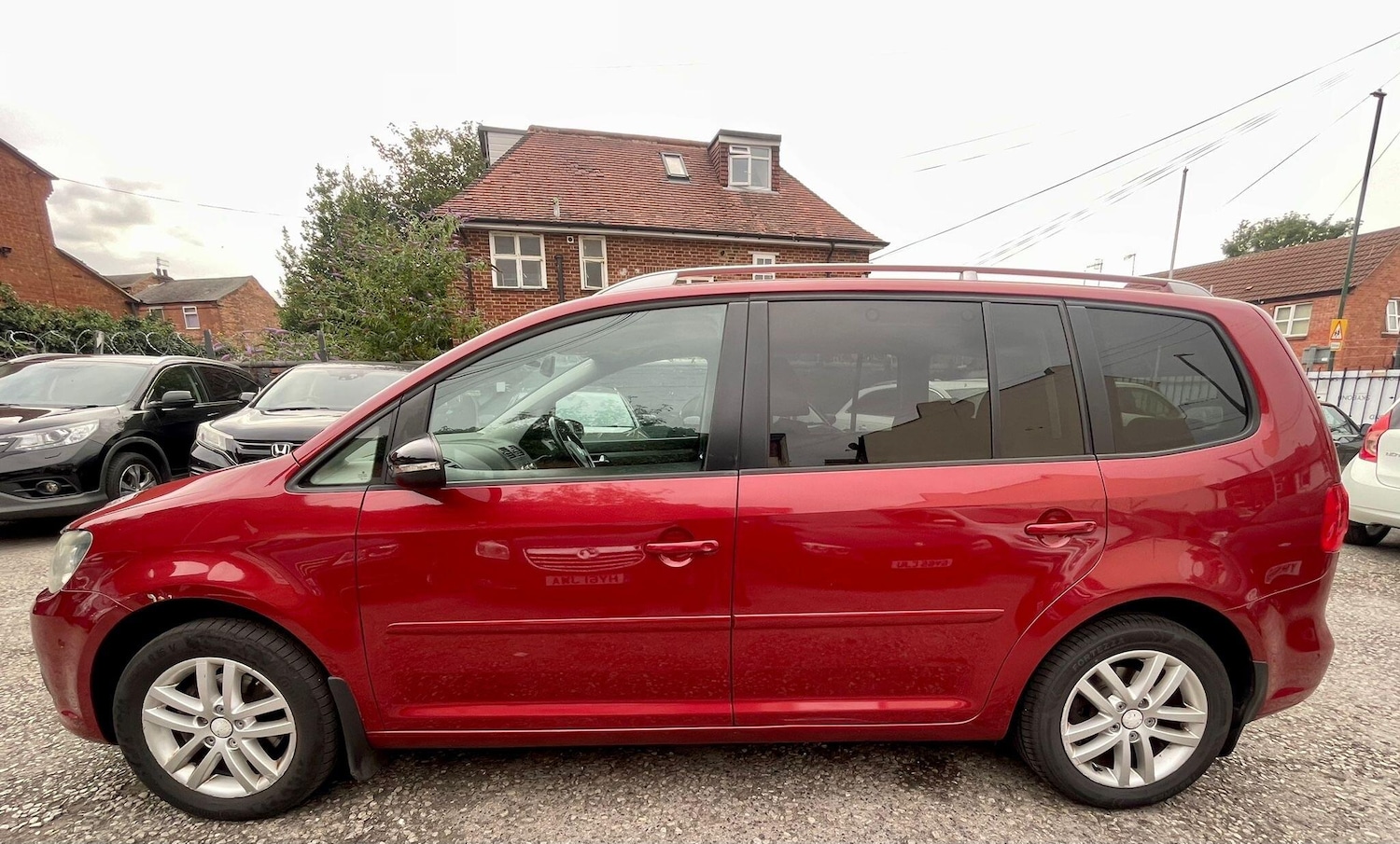 Used Volkswagen Touran 2011 for sale - 76702220: Photo 7