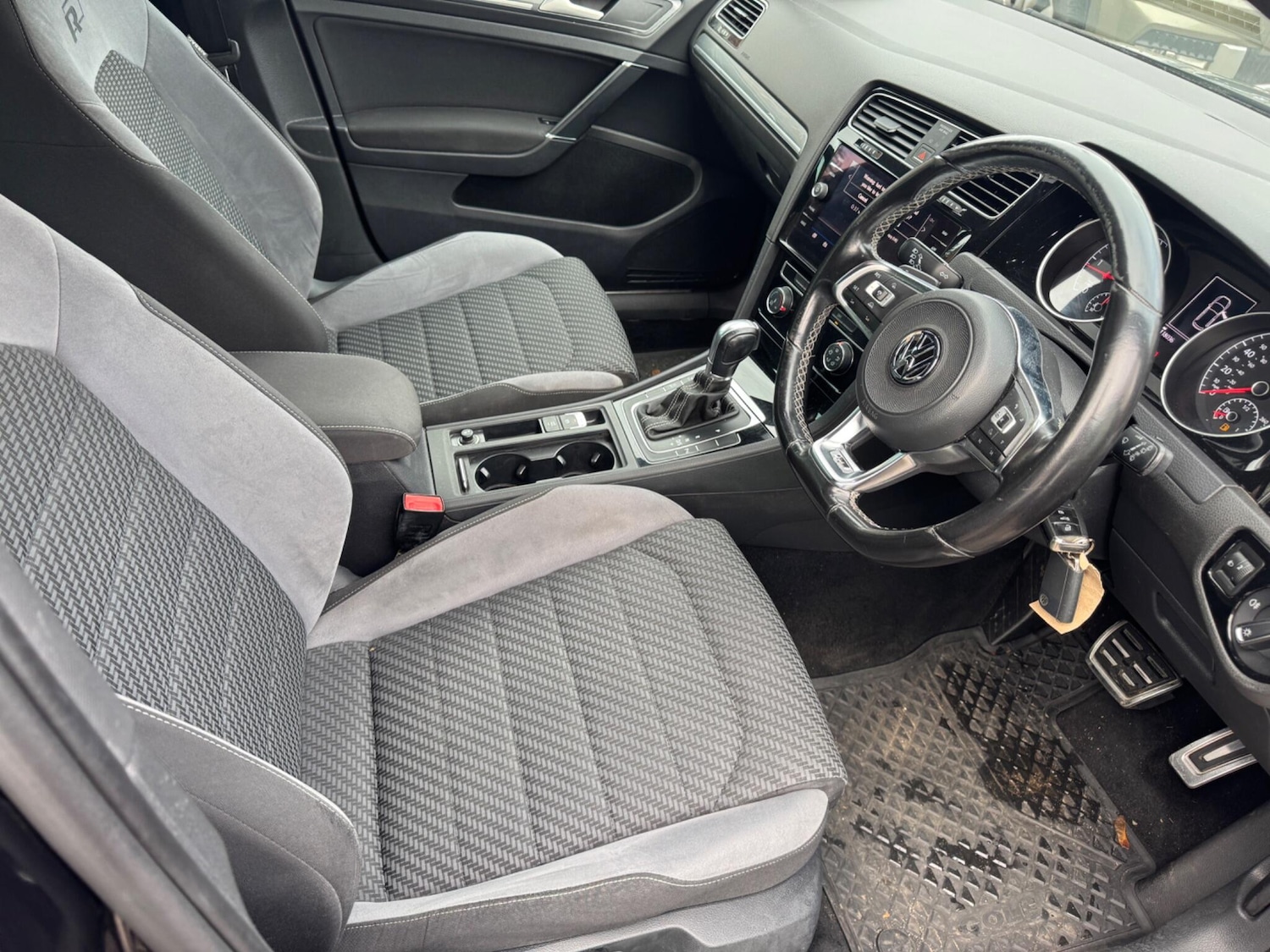 Used Volkswagen Golf 2017 for sale - 76360696: Photo 18