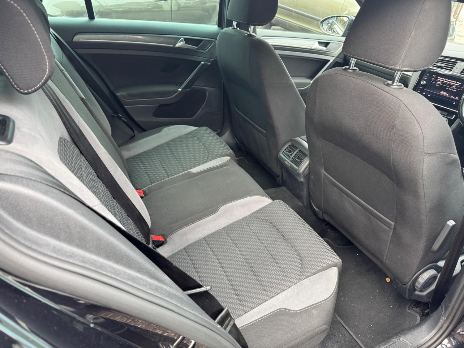 Used Volkswagen Golf 2017 for sale - 76360696: Photo 19