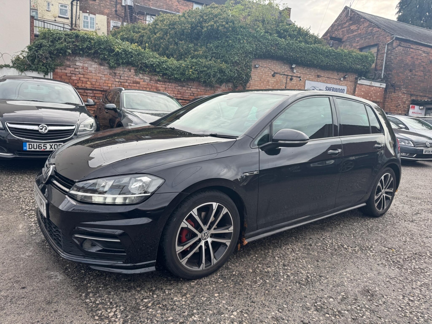 Used Volkswagen Golf 2017 for sale - 76360696: Photo 2