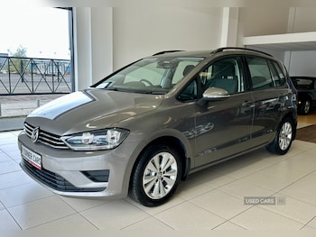 Volkswagen - Golf SV