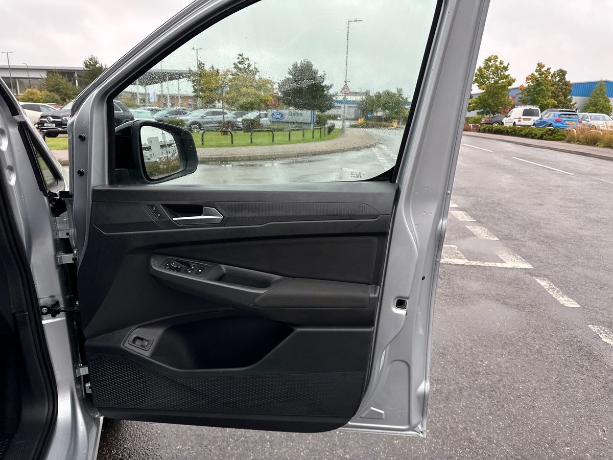 Used Ford Transit Connect 2025 for sale - 76754605: Photo 35