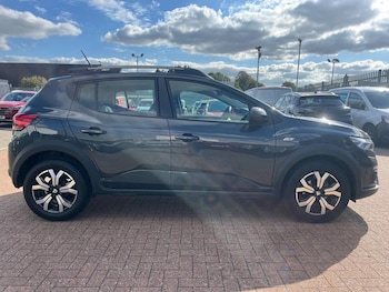 Used Dacia Sandero Stepway 2022 for sale - 76046504: Photo 2