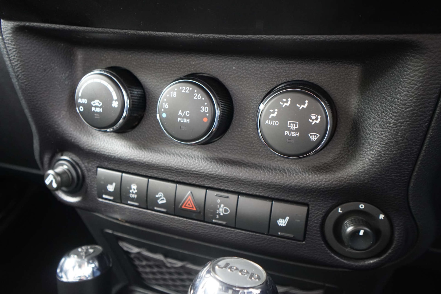 Used Jeep Wrangler 2015 for sale - 76601404: Photo 44