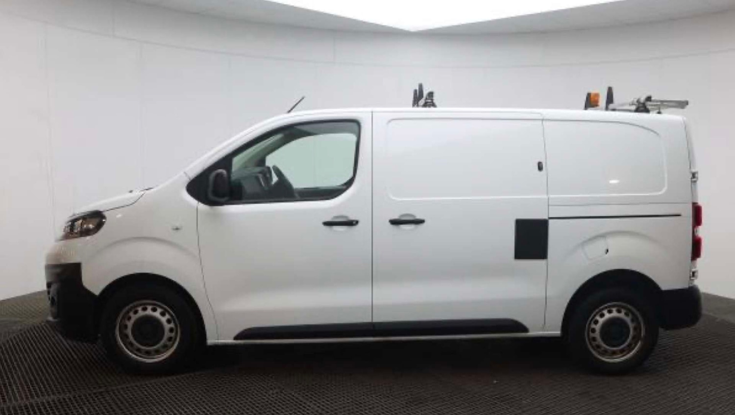 Used Vauxhall Vivaro 2021 for sale - 77022657: Photo 9