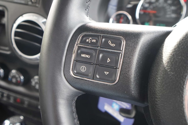 Used Jeep Wrangler 2015 for sale - 76277454: Photo 38