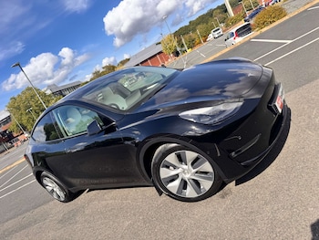 Tesla - Model Y