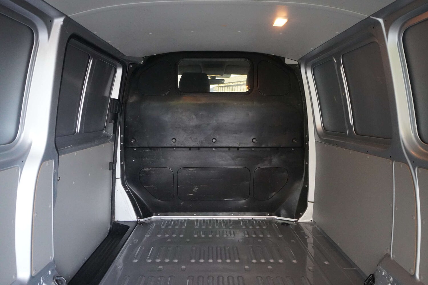 Used Volkswagen Transporter 2019 for sale - 76885173: Photo 29