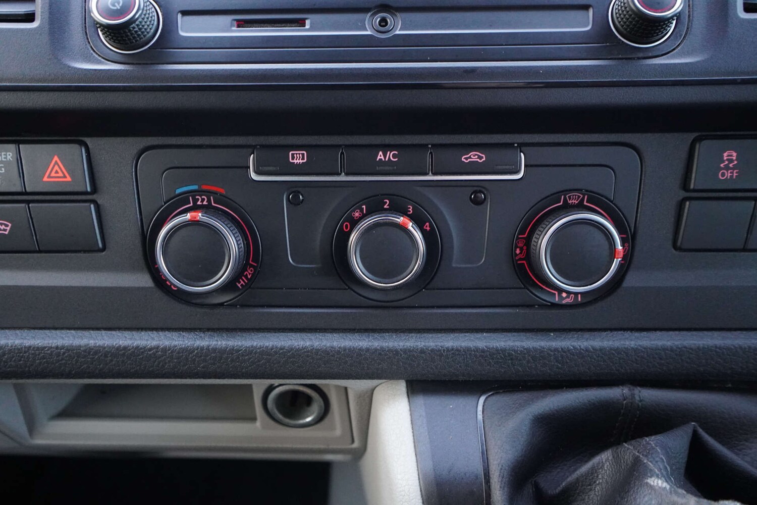 Used Volkswagen Transporter 2019 for sale - 76885173: Photo 46