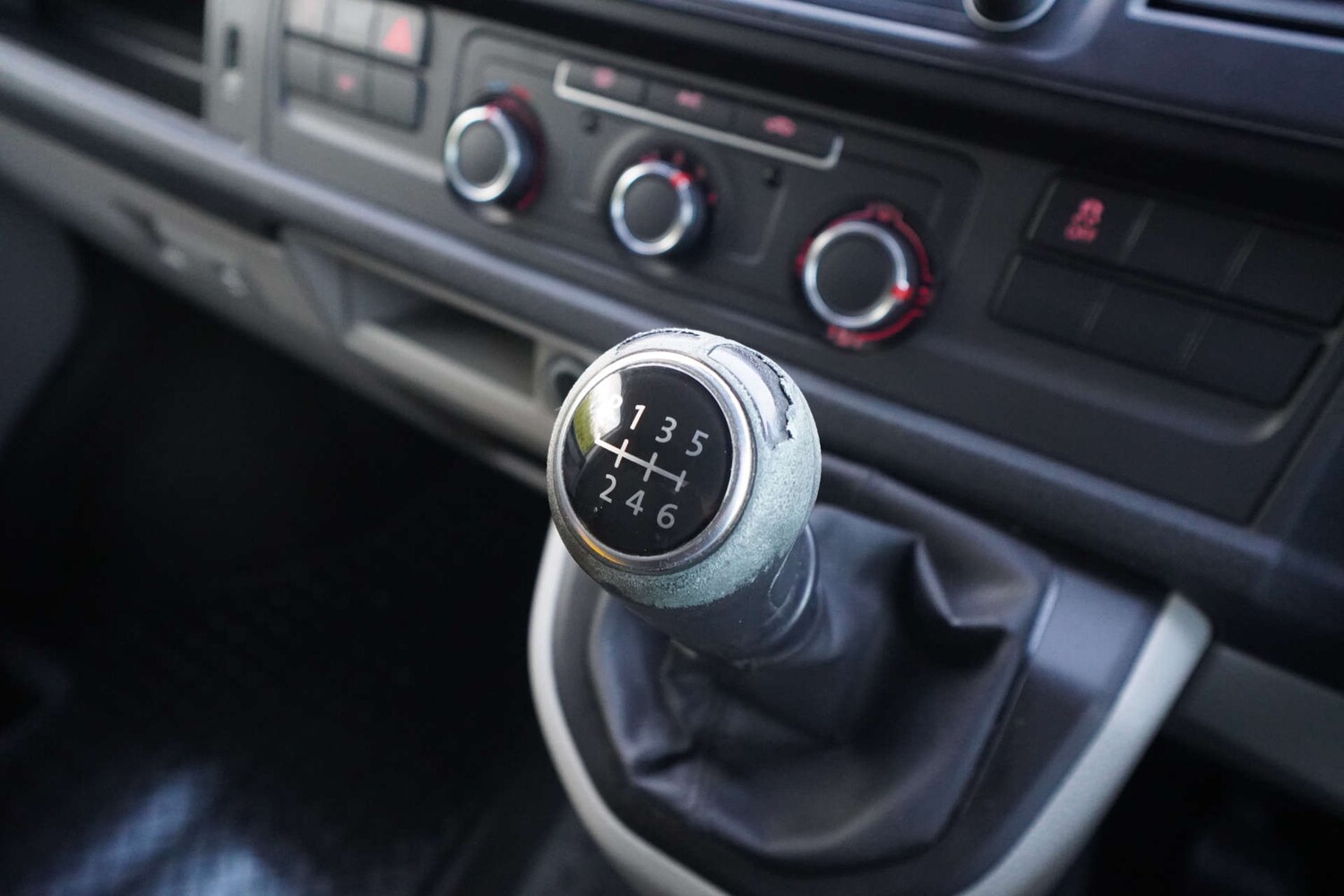 Used Volkswagen Transporter 2019 for sale - 76885173: Photo 49