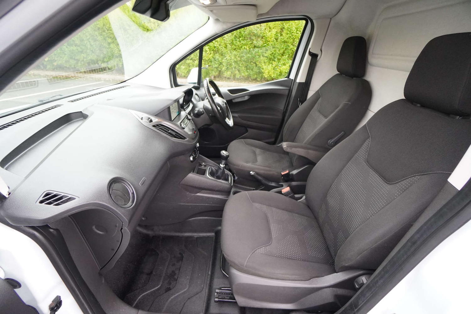 Used Ford Transit Courier 2018 for sale - 76601358: Photo 11