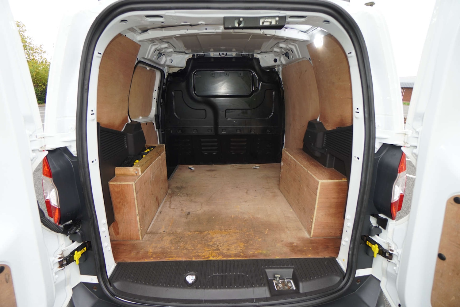 Used Ford Transit Courier 2018 for sale - 76601358: Photo 12