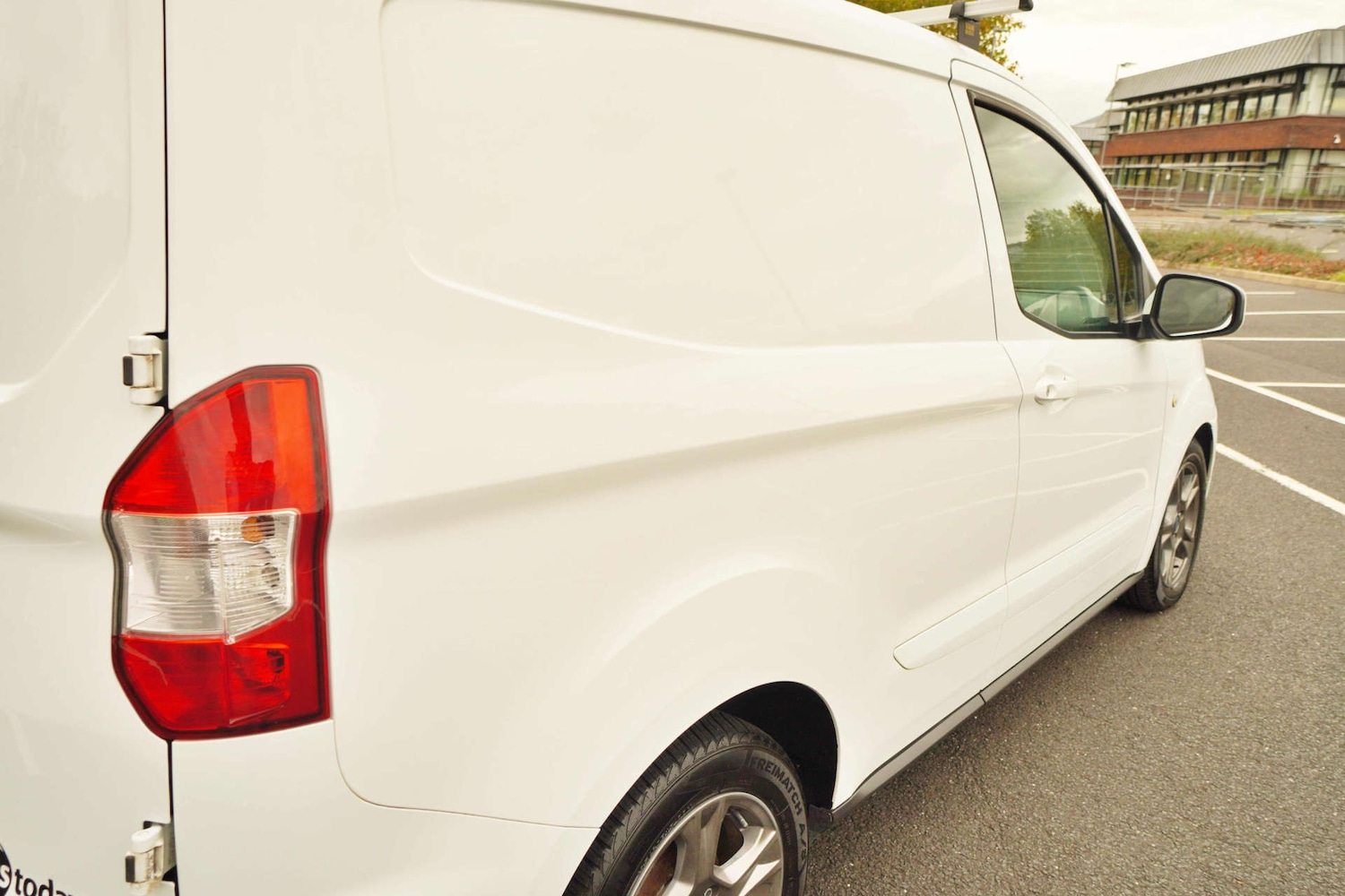 Used Ford Transit Courier 2018 for sale - 76601358: Photo 25