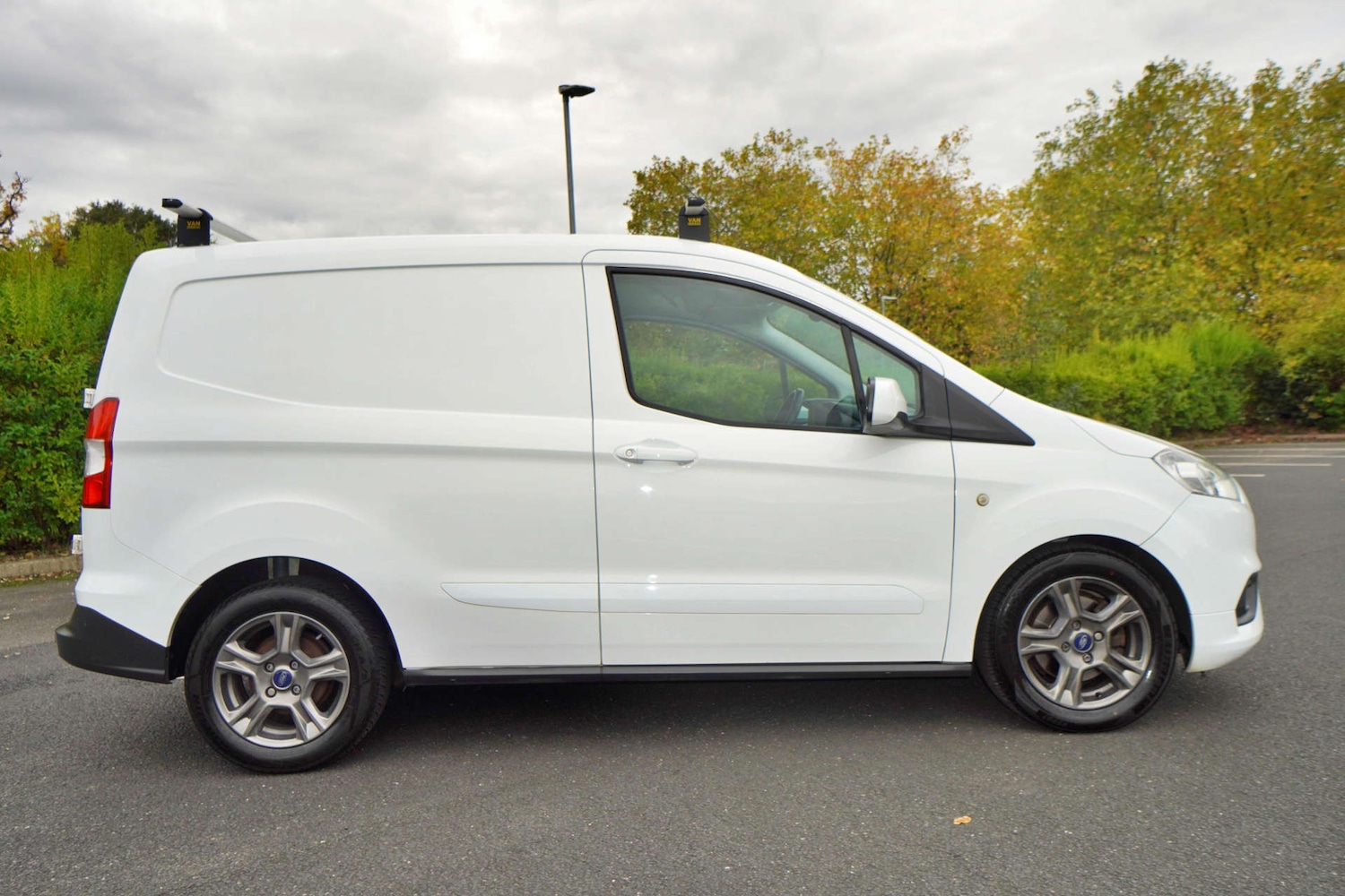 Used Ford Transit Courier 2018 for sale - 76601358: Photo 4