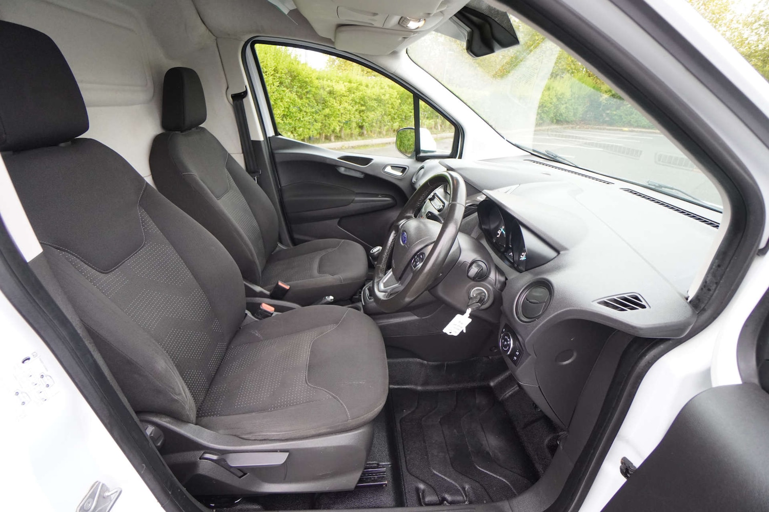 Used Ford Transit Courier 2018 for sale - 76601358: Photo 8