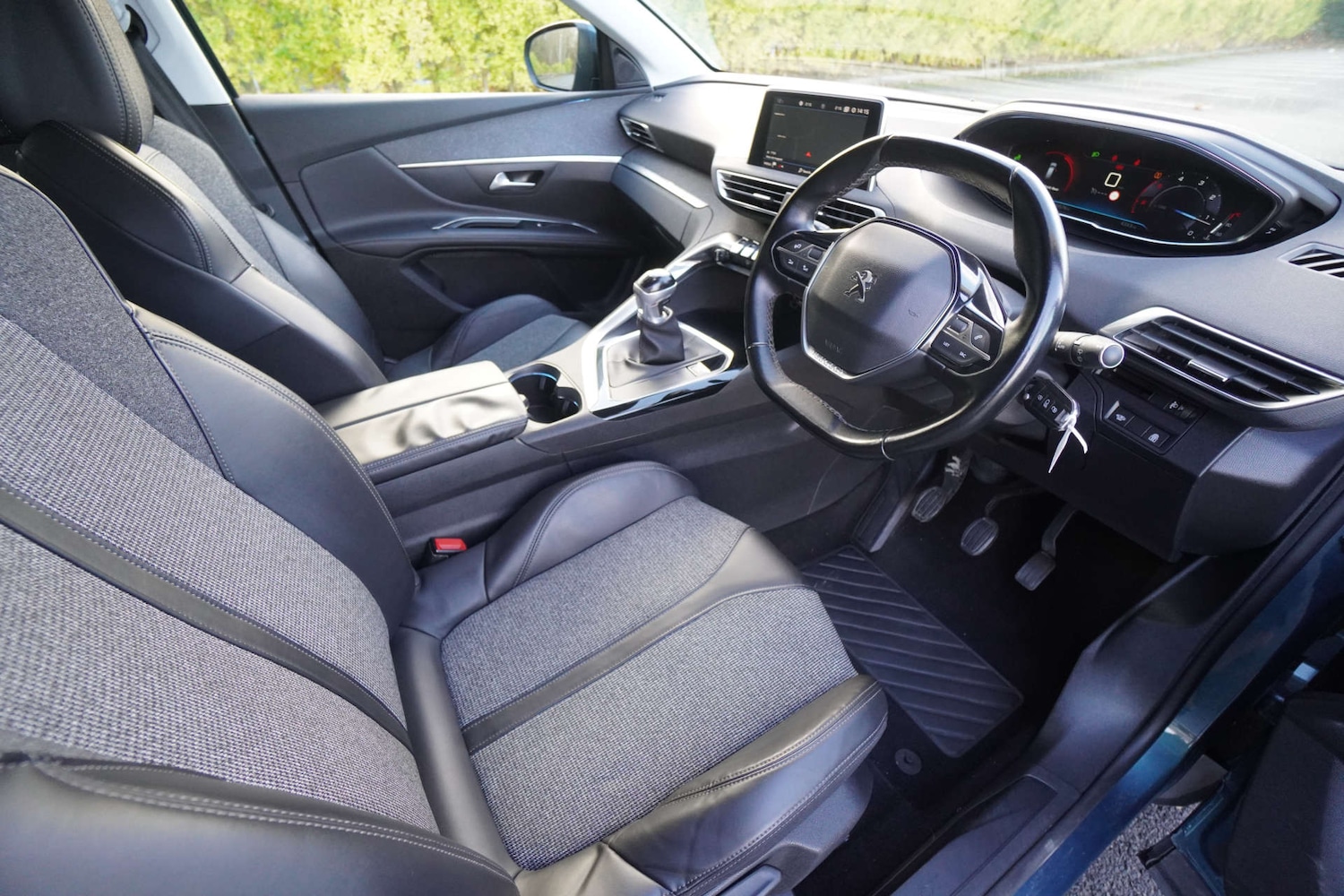 Used Peugeot 5008 2018 for sale - 76699680: Photo 11