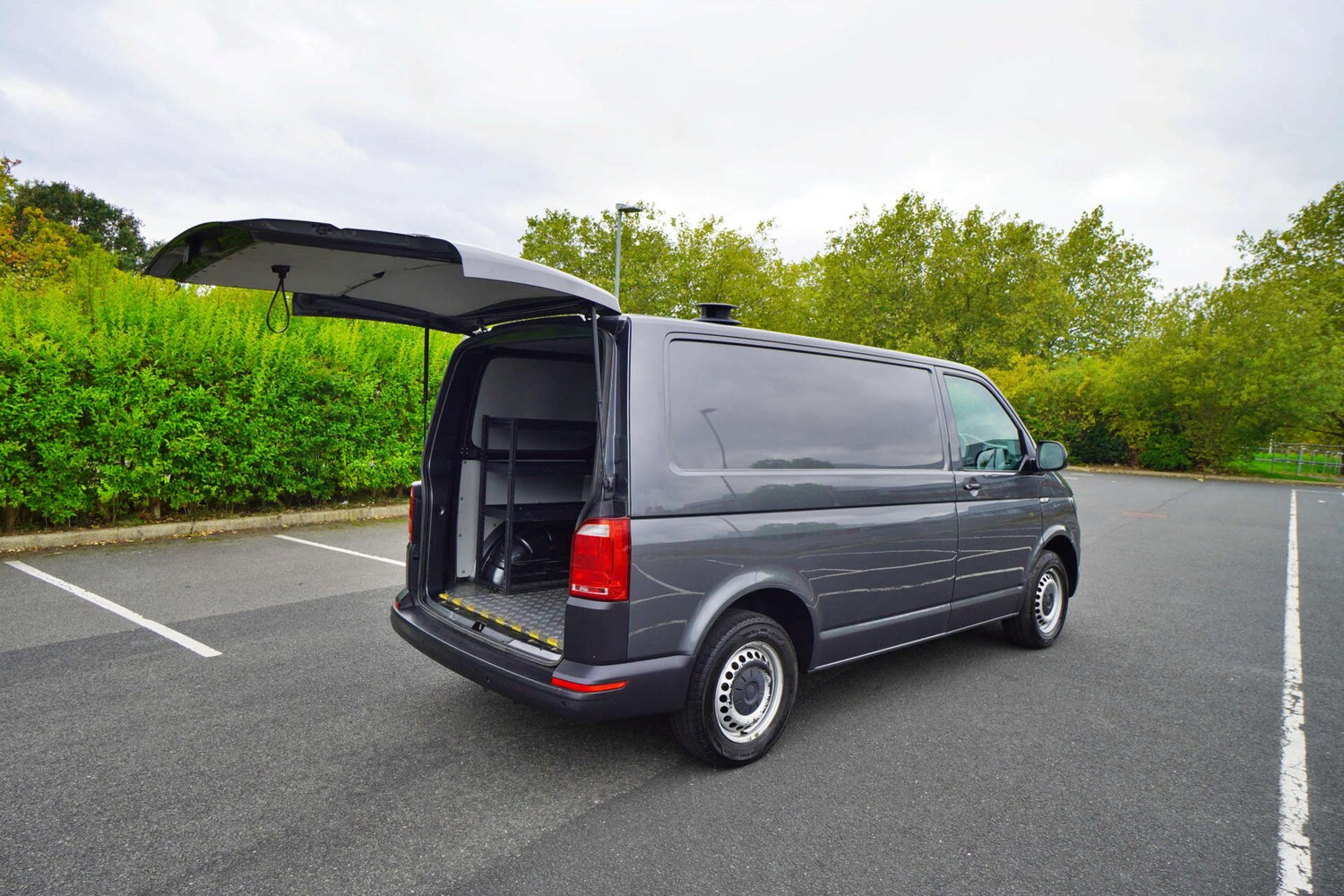 Used Volkswagen Transporter 2020 for sale - 76601350: Photo 31