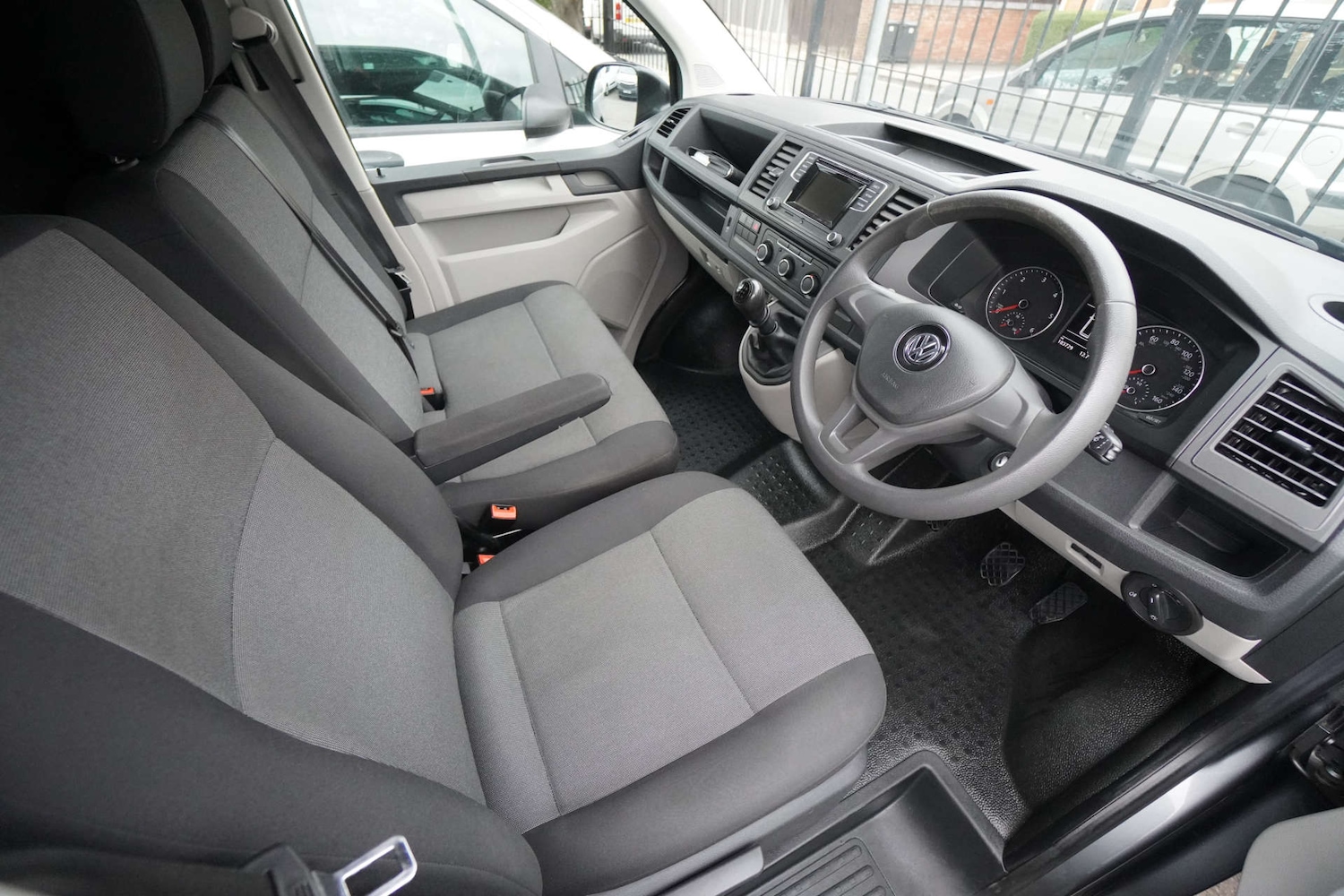 Used Volkswagen Transporter 2020 for sale - 76601350: Photo 8