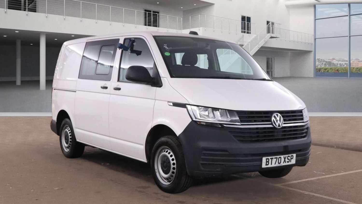 Used Volkswagen Transporter 2021 for sale - 76404389: Photo 1