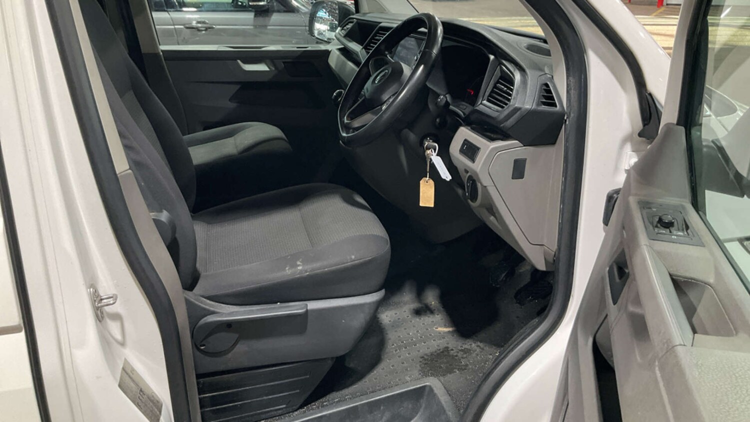 Used Volkswagen Transporter 2021 for sale - 76404389: Photo 9