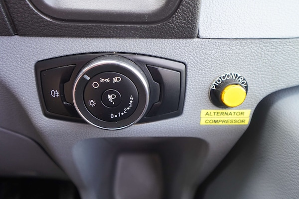 Used Ford Transit 2018 for sale - 75094395: Photo 47
