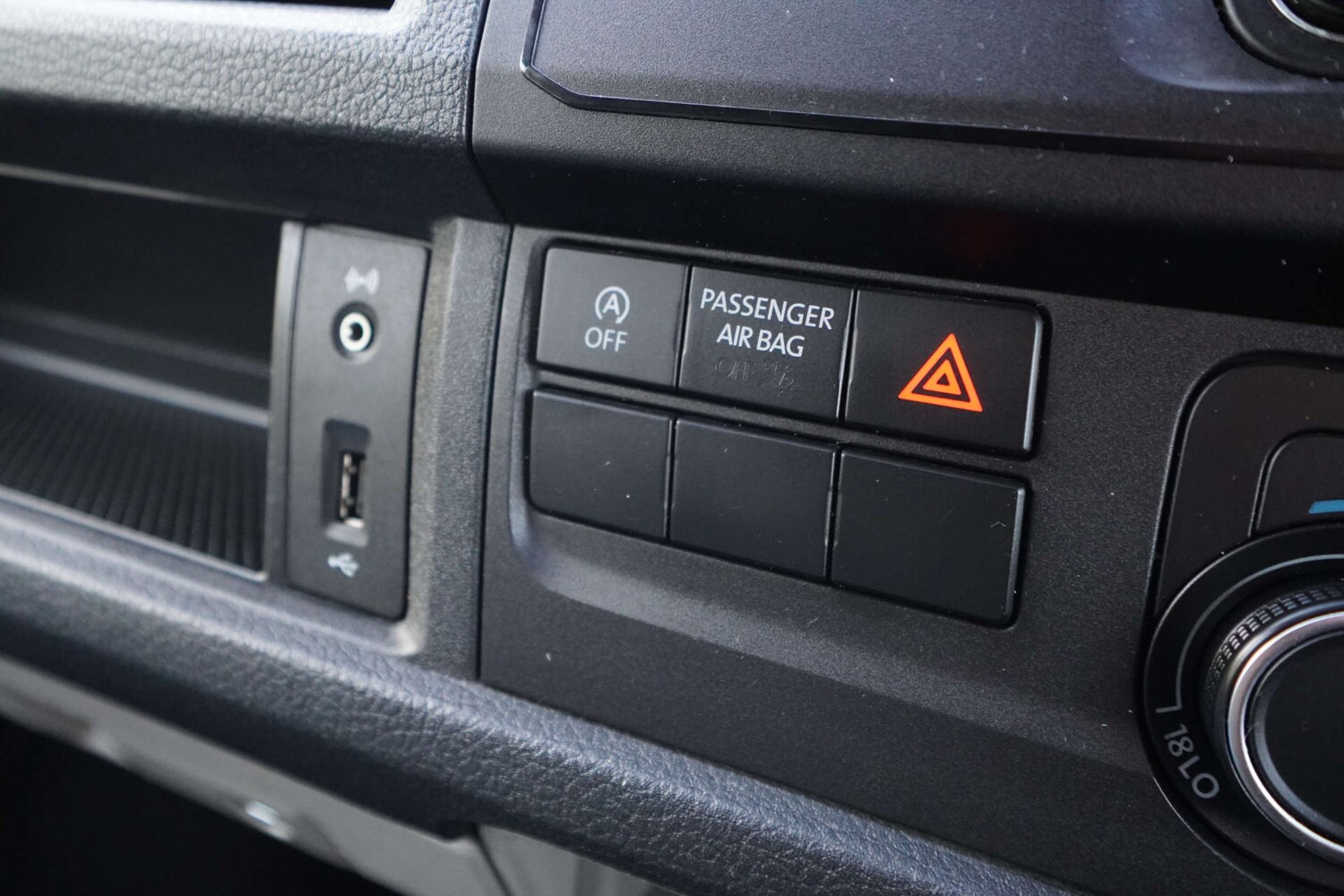 Used Volkswagen Transporter 2019 for sale - 76601433: Photo 48