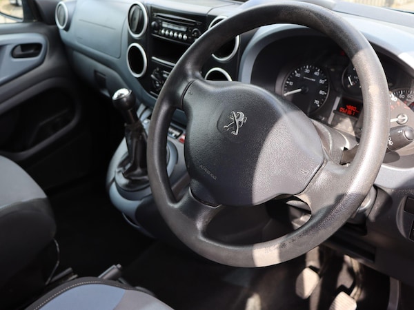 Used Peugeot Partner Tepee 2013 for sale - 74989888: Photo 31