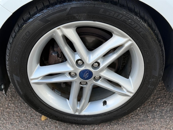Used Ford Focus 2015 for sale - 76190074: Photo 19