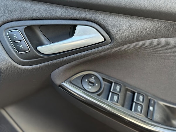 Used Ford Focus 2015 for sale - 76190074: Photo 24