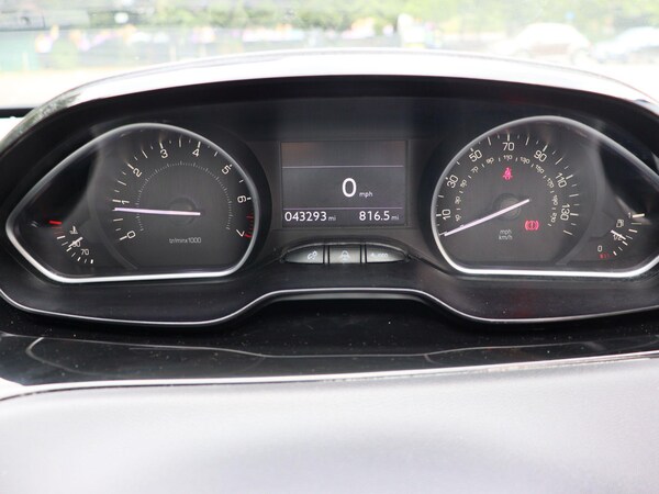 Used Peugeot 208 2013 for sale - 75082328: Photo 15