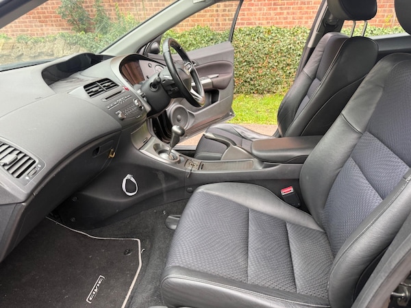 Used Honda Civic 2010 for sale - 76283121: Photo 17