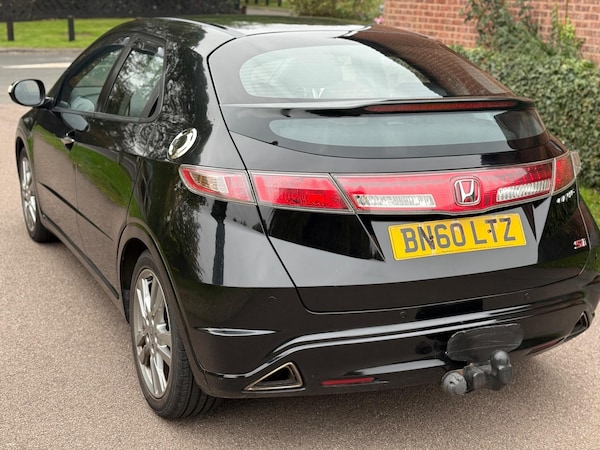 Used Honda Civic 2010 for sale - 76283121: Photo 5