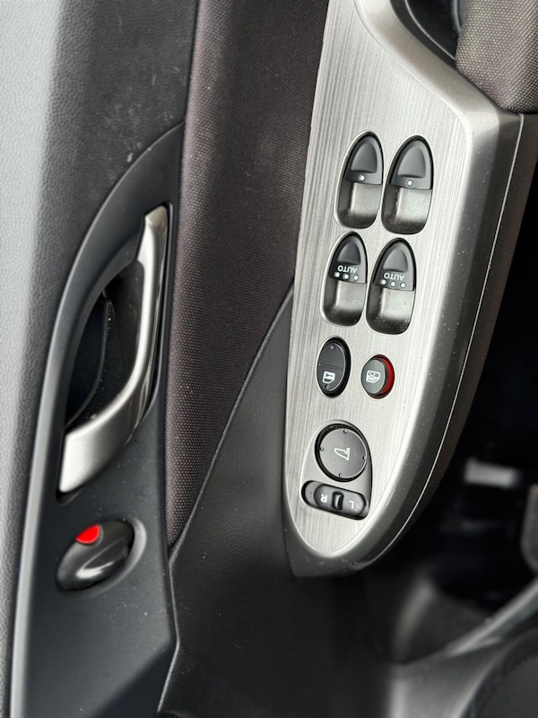 Used Honda Civic 2010 for sale - 76283121: Photo 9