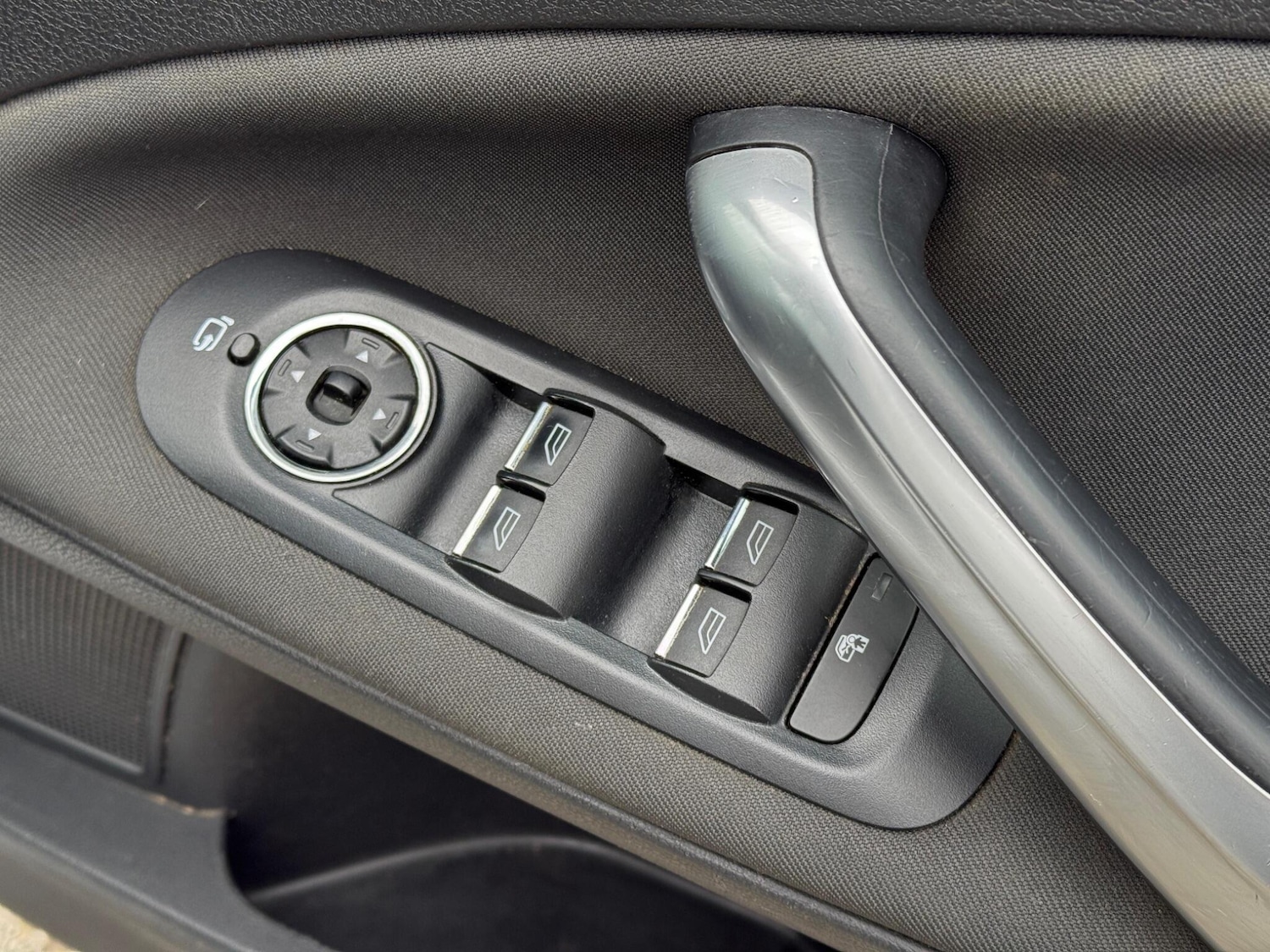 Used Ford Mondeo 2011 for sale - 76360690: Photo 17
