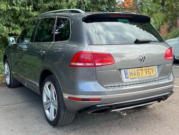 Used Volkswagen Touareg 2017 for sale - 75401112: Photo