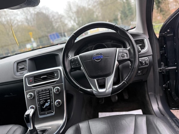 Used Volvo V60 2014 for sale - 76227067: Photo 10