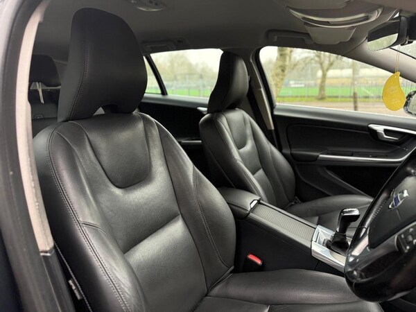 Used Volvo V60 2014 for sale - 76227067: Photo 16