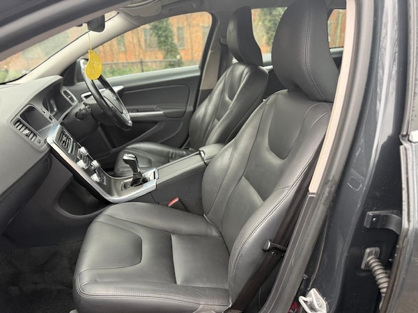 Used Volvo V60 2014 for sale - 76227067: Photo 39