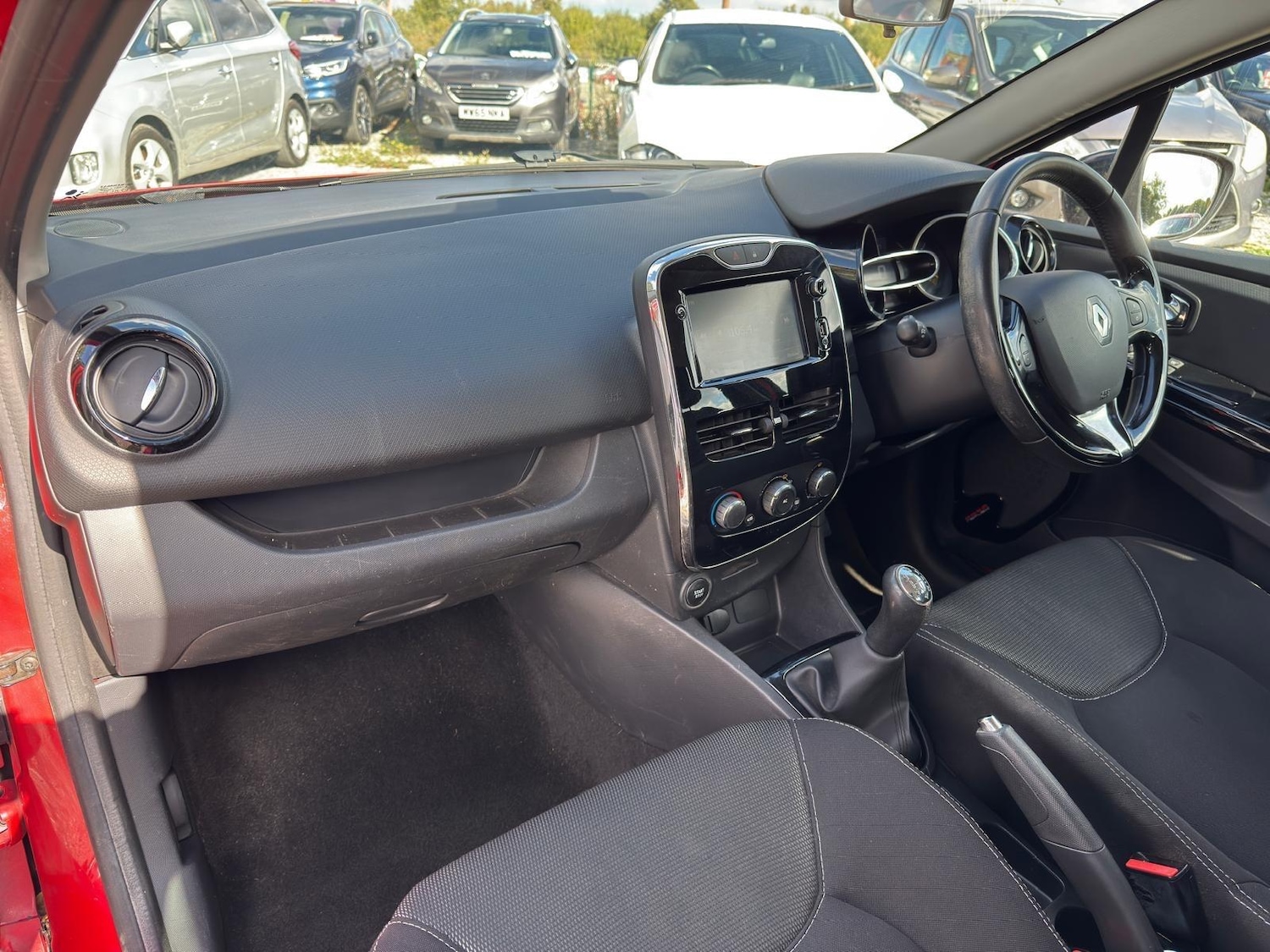 Used Renault Clio 2014 for sale - 76371348: Photo 10