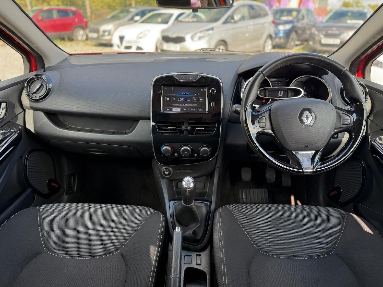 Used Renault Clio 2014 for sale - 76371348: Photo 11