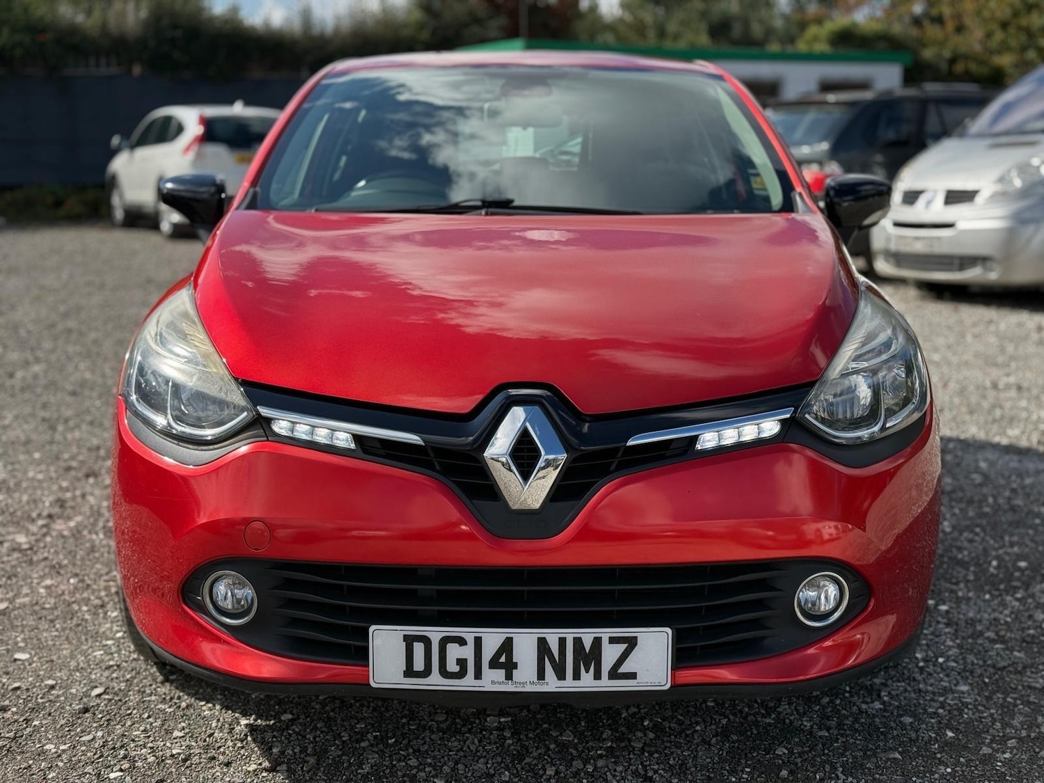 Used Renault Clio 2014 for sale - 76371348: Photo 2