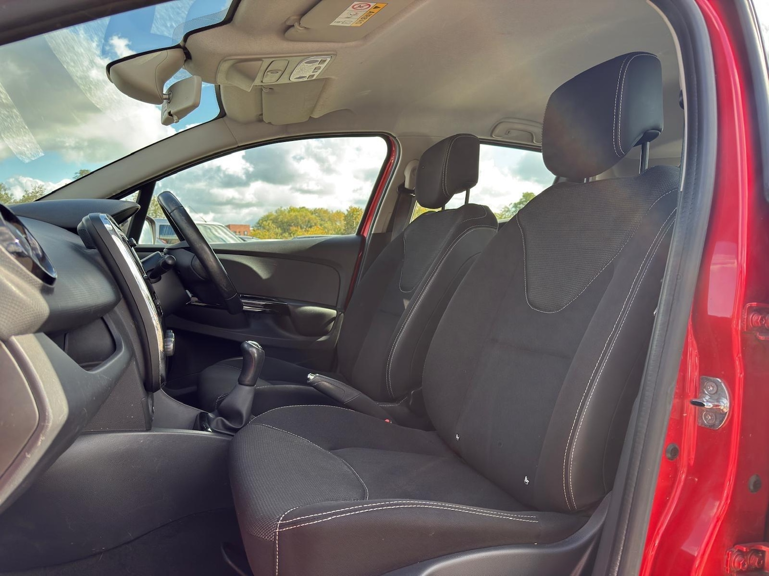 Used Renault Clio 2014 for sale - 76371348: Photo 29