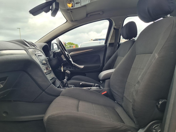 Used Ford Mondeo 2010 for sale - 75050839: Photo 2